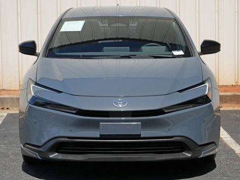 Used 2024 Toyota Prius LE FWD image 43