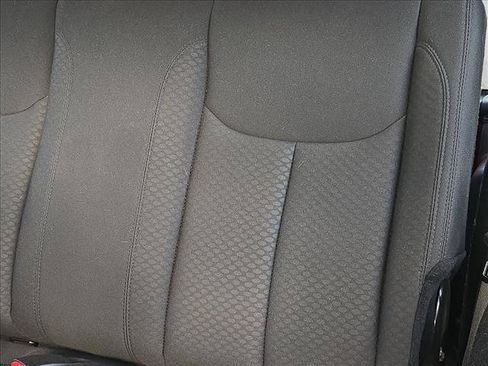 Used 2018 Jeep Wrangler Sport AWD/4WD image 16