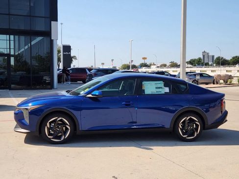 Certified 2025 Kia K4 EX image 3