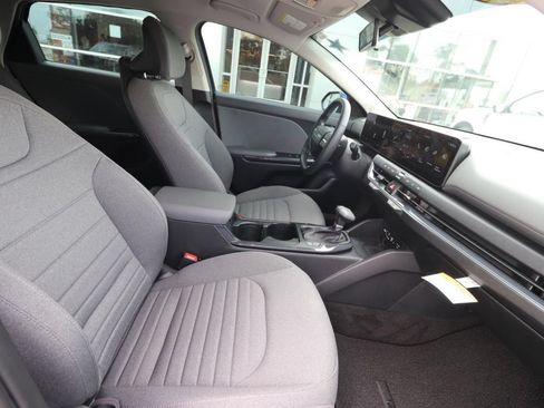 Used 2025 Kia K4 EX FWD image 12