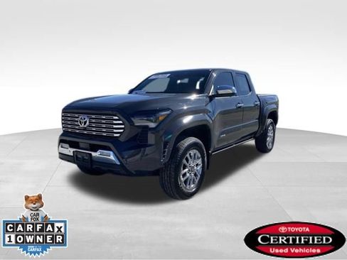 Certified 2025 Toyota Tacoma Limited AWD/4WD image 1