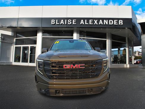 Used 2024 GMC Sierra 1500 Elevation AWD/4WD image 9