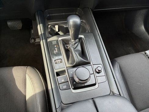 Used 2025 Nissan Versa SV FWD image 41