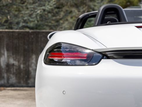 Certified 2024 Porsche 718 Boxster S RWD image 20