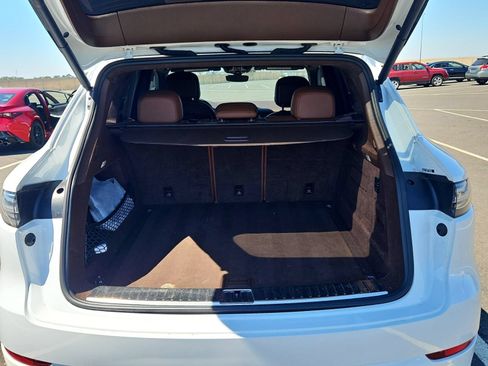 Used 2019 Porsche Cayenne Turbo AWD/4WD image 11