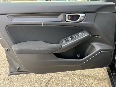 Used 2023 Honda Civic Sport image 11