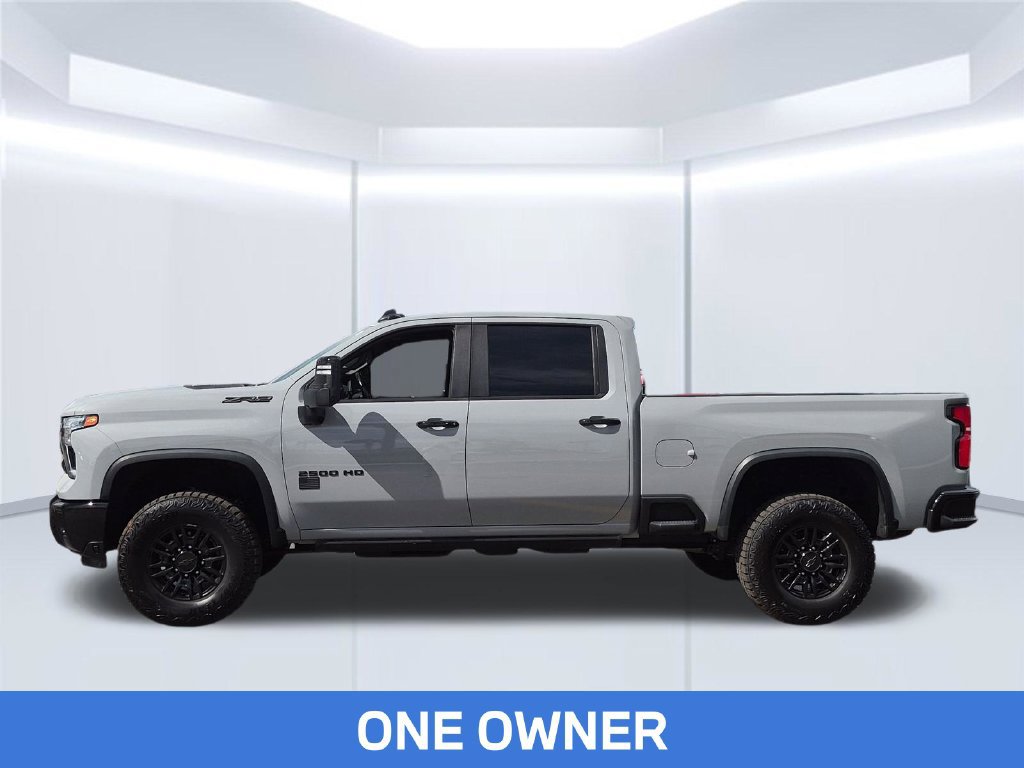 Used 2024 Chevrolet Silverado 2500 ZR2 w/ Technology Package AWD/4WD image 2