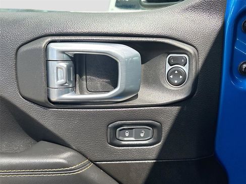 Used 2024 Jeep Wrangler Unlimited Sahara AWD/4WD image 17