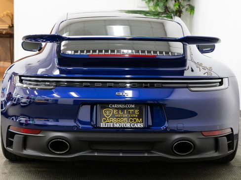 Used 2022 Porsche 911 Carrera GTS RWD image 4
