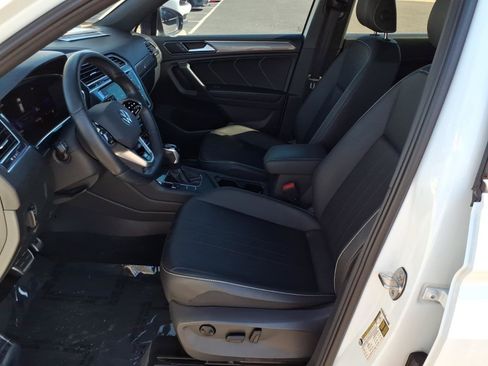 Certified 2023 Volkswagen Tiguan SE R-Line image 19