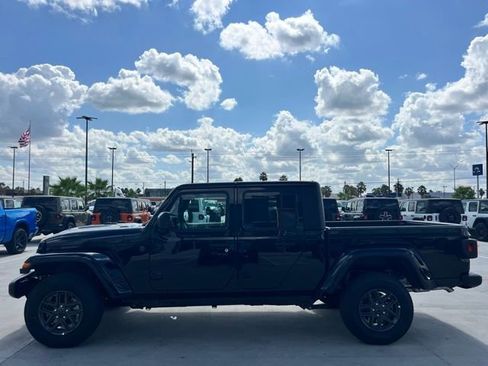 New 2025 Jeep Gladiator Sport image 4