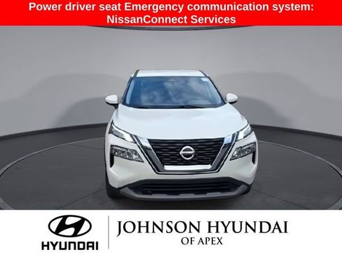 Used 2021 Nissan Rogue SV image 3