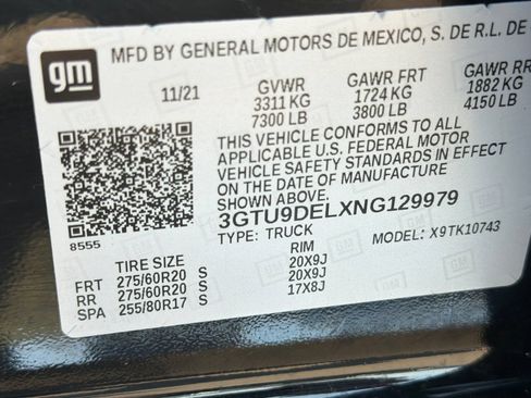 Used 2022 GMC Sierra 1500 SLT w/ SLT Premium Plus Package AWD/4WD image 29