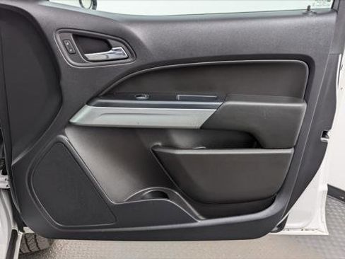 Used 2022 Chevrolet Colorado LT w/ Fleet Safety Package image 17