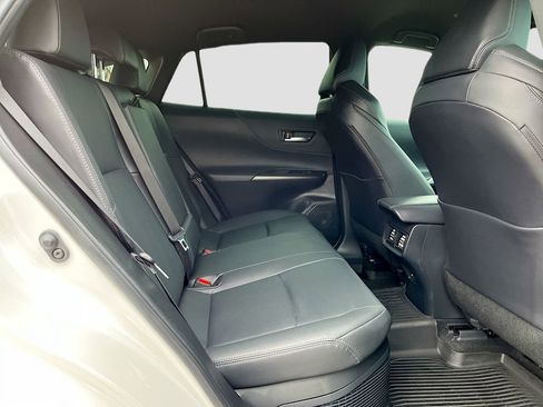 Used 2024 Toyota Venza XLE image 24