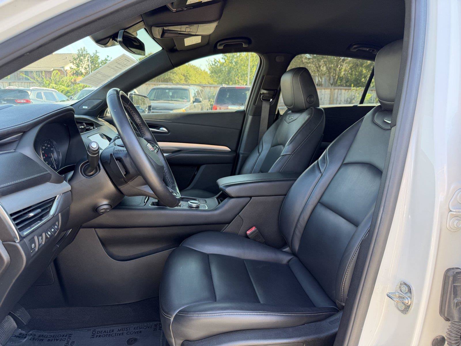 Used 2023 Cadillac XT4 Premium Luxury w/ Technology Package FWD image 15