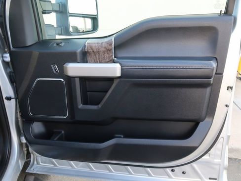 Used 2017 Ford F250 Lariat w/ Lariat Ultimate Package image 41