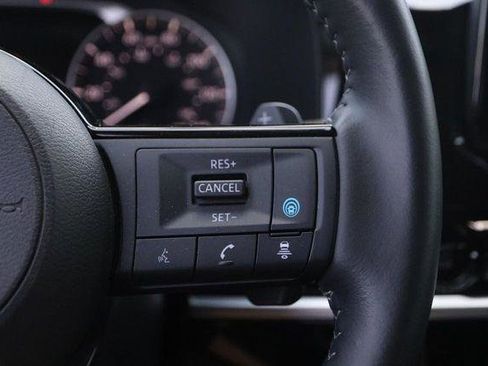 Used 2025 Nissan Pathfinder SL AWD/4WD image 14