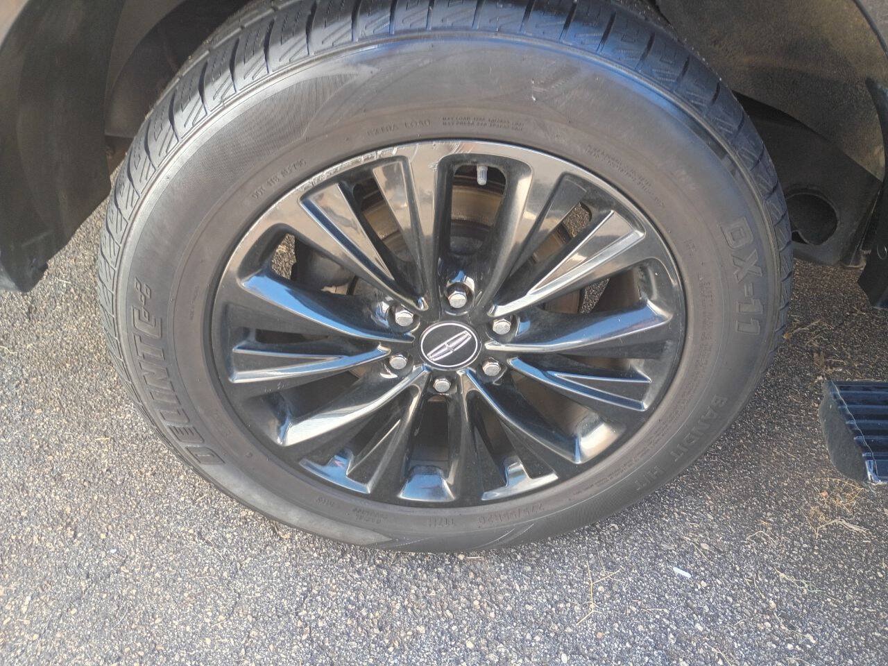 Used 2016 Lincoln Navigator L Select AWD/4WD image 16