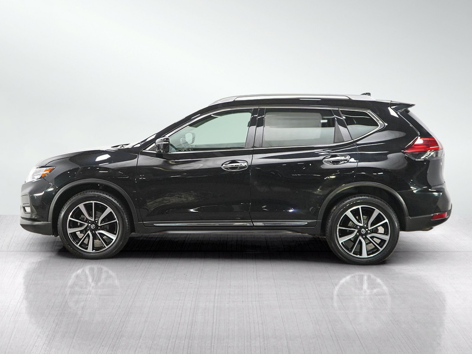 Used 2017 Nissan Rogue SL w/ SL Premium Package AWD/4WD image 2