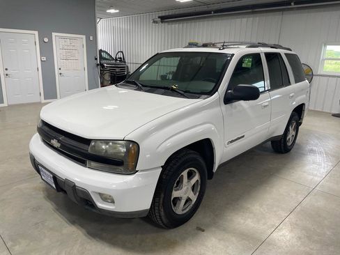 Used 2004 Chevrolet TrailBlazer LT w/ LT Package 1 AWD/4WD image 3