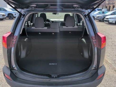 Used 2014 Toyota RAV4 LE image 19