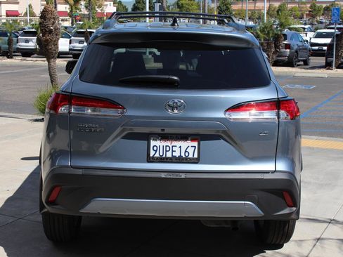 Used 2025 Toyota Corolla Cross LE image 8