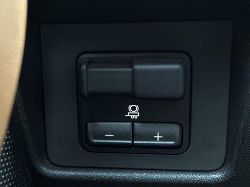 Used 2024 GMC Canyon AT4 AWD/4WD image 26