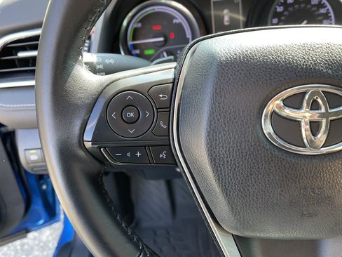Used 2018 Toyota Camry SE FWD image 19