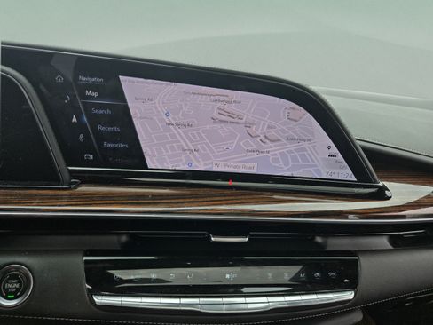 Used 2021 Cadillac Escalade Premium Luxury AWD/4WD image 19