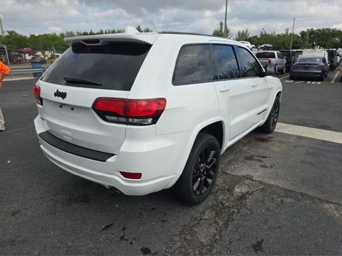 Used 2021 Jeep Grand Cherokee Laredo X AWD/4WD image 25