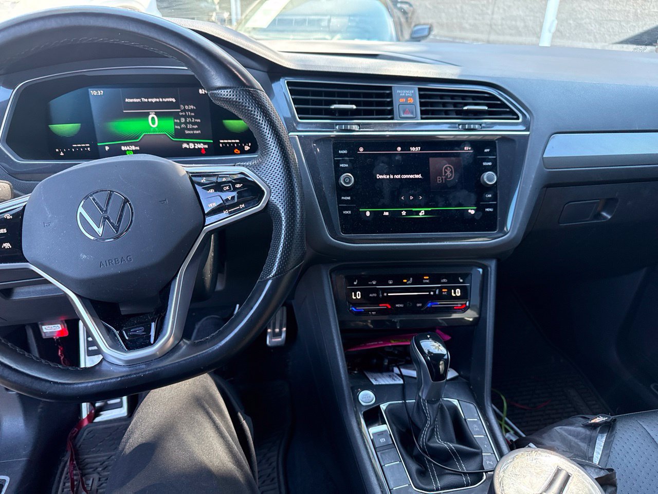 Used 2022 Volkswagen Tiguan SE R-Line FWD image 2