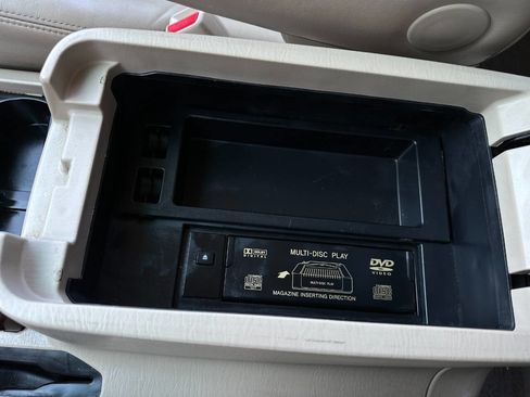 Used 2004 Toyota Land Cruiser image 56