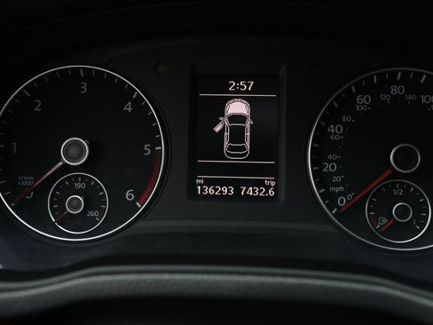 Used 2013 Volkswagen Passat TDI SEL Premium image 26