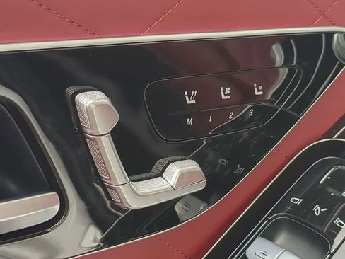 Used 2023 Mercedes-Benz S 580e 4MATIC Sedan image 16