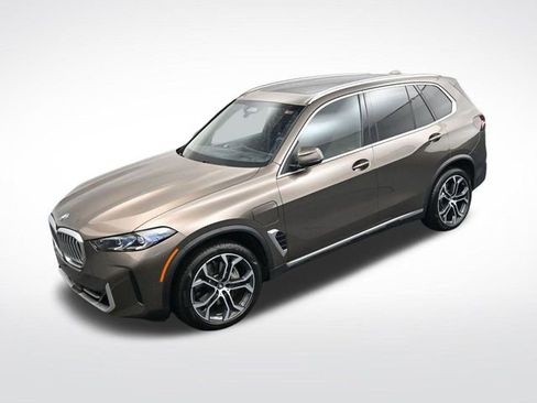 Used 2025 BMW X5 xDrive50e w/ Executive Package image 27