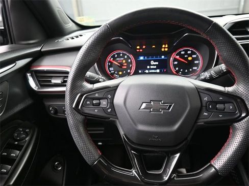 Used 2023 Chevrolet TrailBlazer RS w/ Sun and Liftgate Package image 8