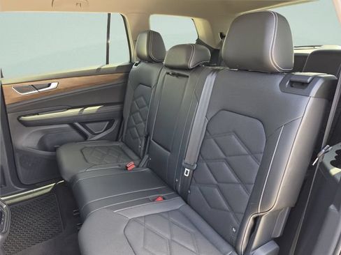 Used 2024 Volkswagen Atlas SE FWD image 20