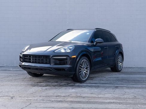 Certified 2022 Porsche Cayenne S image 1