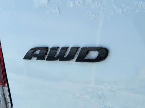 Used 2023 Chrysler 300 Touring L w/ Popular Equipment Group AWD/4WD image 6