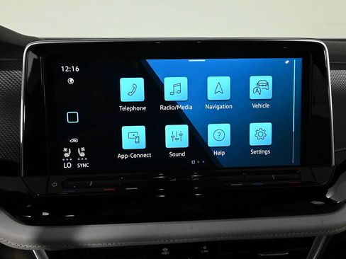 Certified 2024 Volkswagen Atlas Cross Sport SEL Premium R-Line AWD/4WD image 28