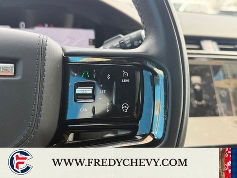 Used 2025 Land Rover Range Rover Velar Dynamic SE image 17