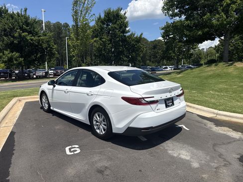 Used 2026 Toyota Camry LE w/ Convenience Package FWD image 9