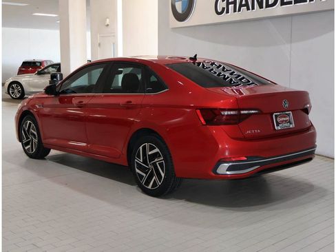 Used 2022 Volkswagen Jetta SEL FWD image 5