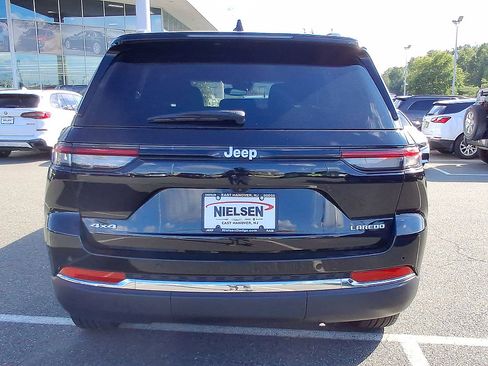 Used 2024 Jeep Grand Cherokee Laredo X AWD/4WD image 29