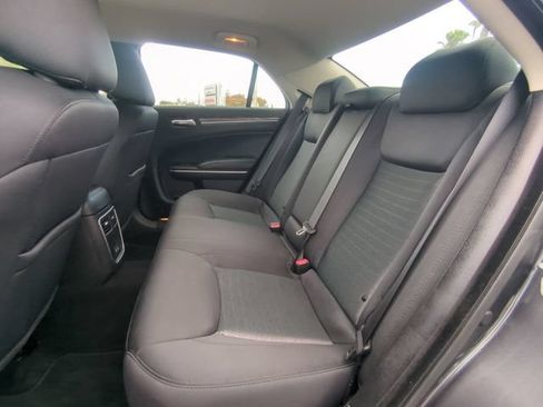 Used 2022 Chrysler 300 Touring RWD image 14