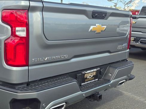 New 2026 Chevrolet Silverado 1500 High Country AWD/4WD image 6