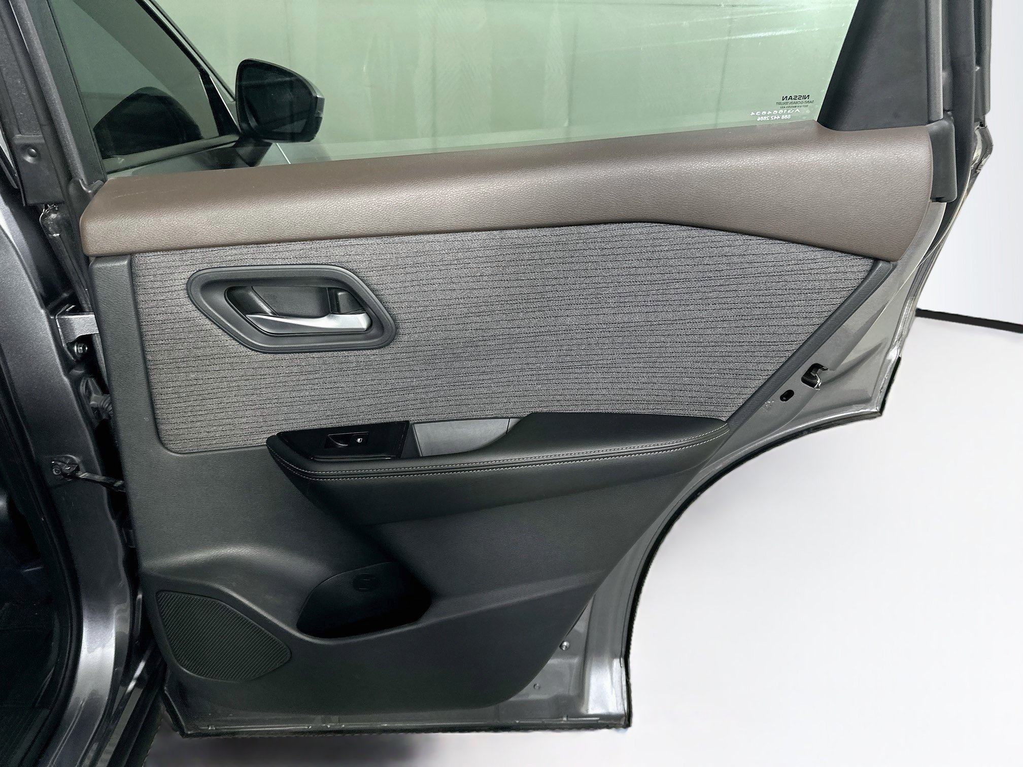 Used 2021 Nissan Rogue SV FWD image 29