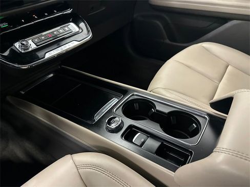 Used 2023 Lincoln Corsair AWD image 28