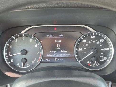 Used 2023 Nissan Frontier SV RWD image 11